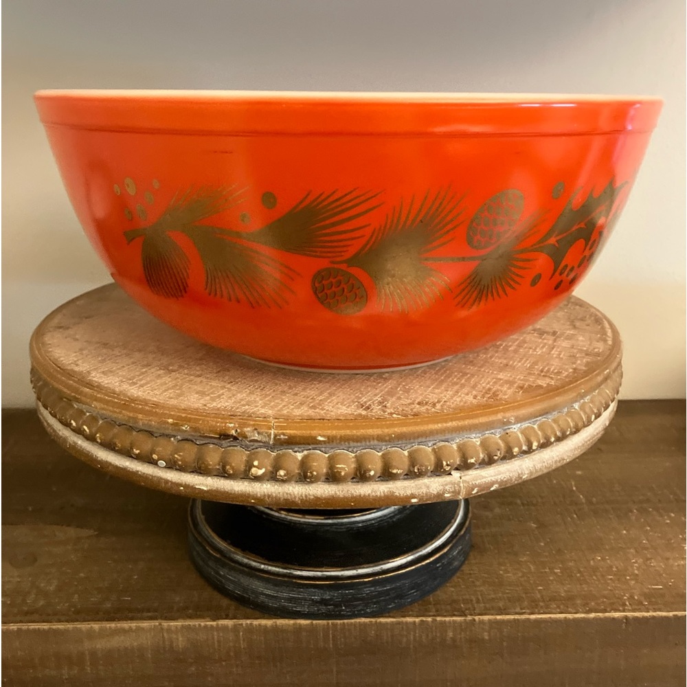 Christmas Pyrex “Golden Leaf”Promotional 1960 Golden Pyrex Bowl